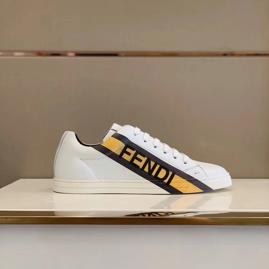 ¥420 Sun]FENDI Classic comfort for men, this sophisticated sneaker is handcrafted from soft calfskin. Mesh inner surface, ultra-light rubber material and rough outsole. This unique thin style is suitable for the casual and exquisite sensibility of this season. It is comfortable and natural on the feet. It is an everyday style for casual travel in autumn and winter! 38/45